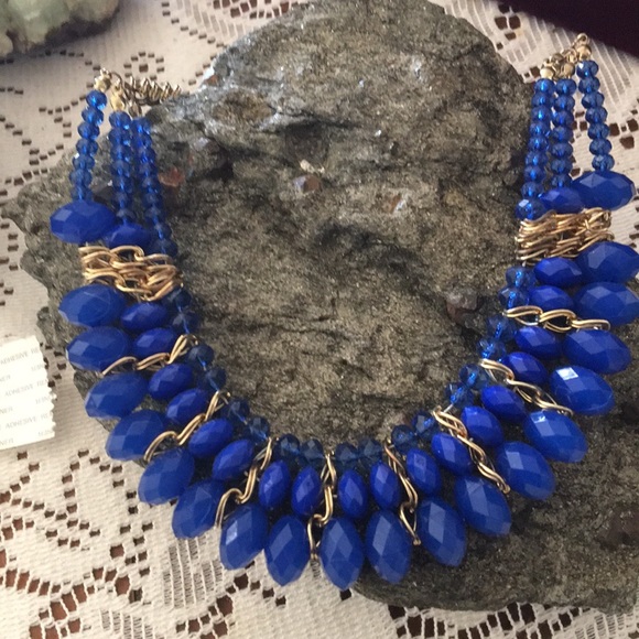 Gorgeous blue and gold necklace - Picture 2 of 5